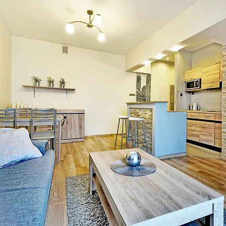 Kameralny Iii Na Starowce Apartman *