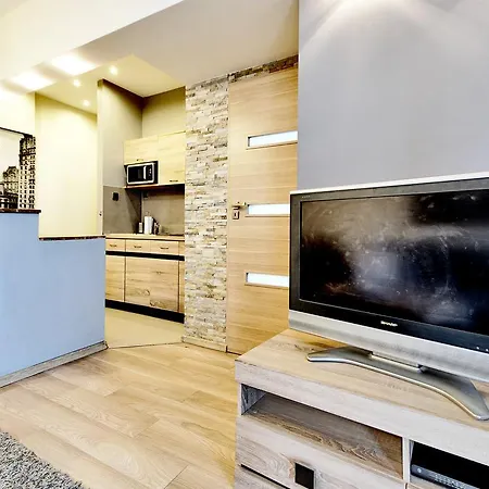 Kameralny Iii Na Starowce Apartman *